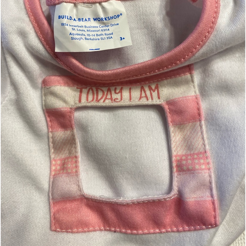 Build A Bear outfit. Includes distressed jeans, cute shirt, and rollerskates. - Picture 3 of 11